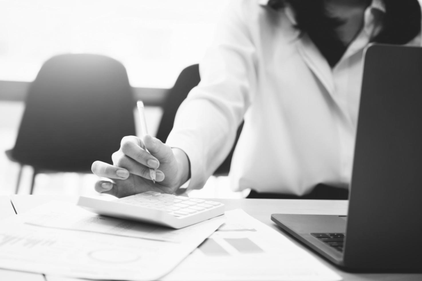 Moderne Online-Lernumgebung mit interaktiven Kursen